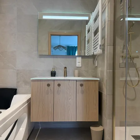 Romantique Avec Balneotherapie Apartamento